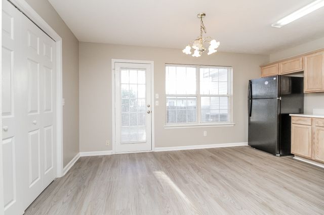 969 Evie Ann Ln, La Vergne, TN 37086