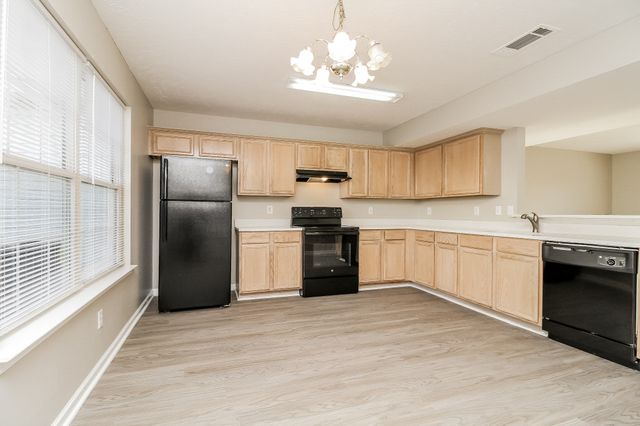 969 Evie Ann Ln, La Vergne, TN 37086