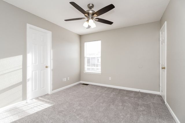 969 Evie Ann Ln, La Vergne, TN 37086