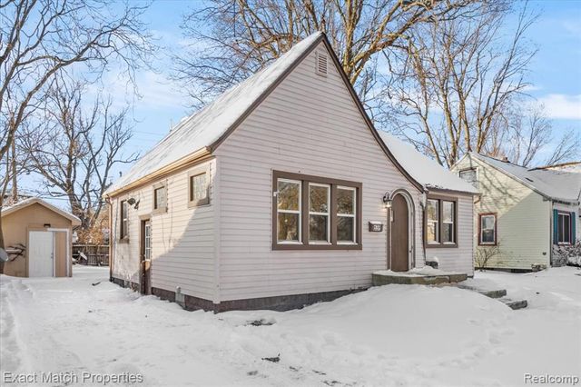 638 Raskob Street, Pontiac, MI 48340