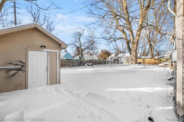 638 Raskob Street, Pontiac, MI 48340