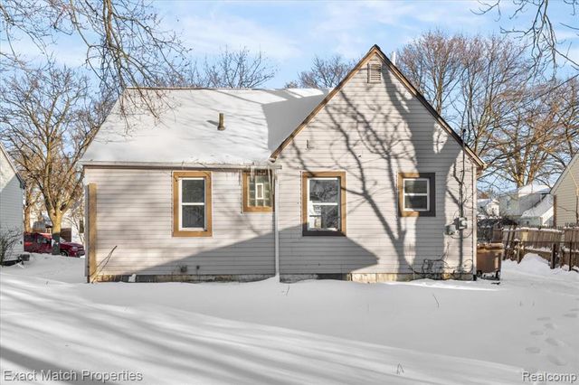 638 Raskob Street, Pontiac, MI 48340