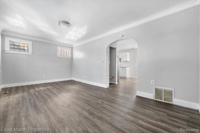 638 Raskob Street, Pontiac, MI 48340