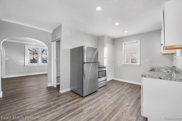 638 Raskob Street, Pontiac, MI 48340