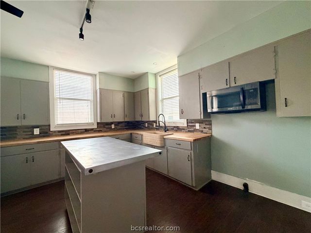 236 8th Street, Somerville, TX 77879