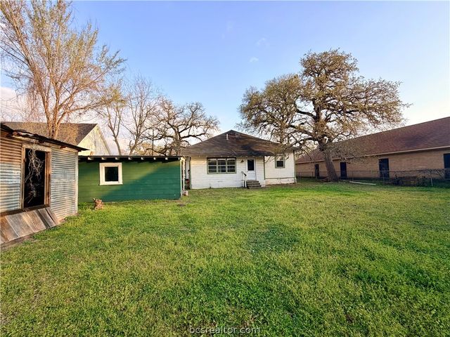 236 8th Street, Somerville, TX 77879