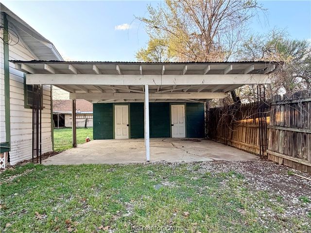 236 8th Street, Somerville, TX 77879