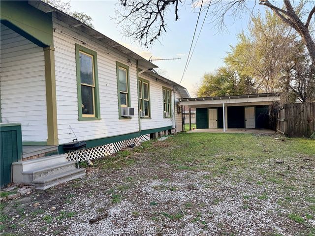 236 8th Street, Somerville, TX 77879