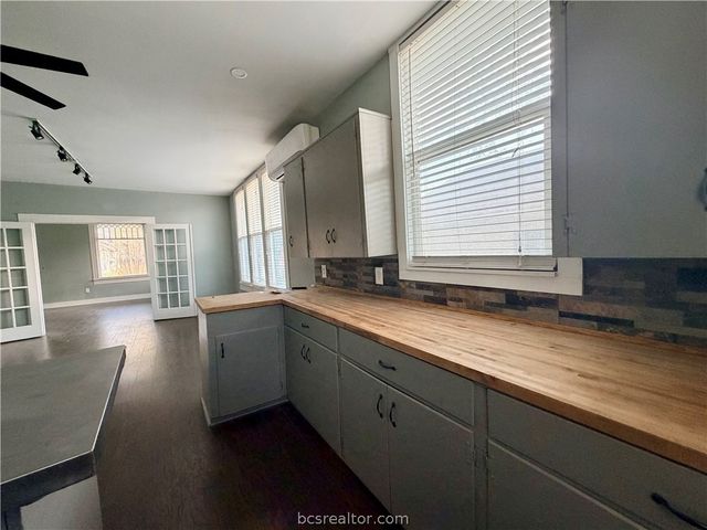 236 8th Street, Somerville, TX 77879