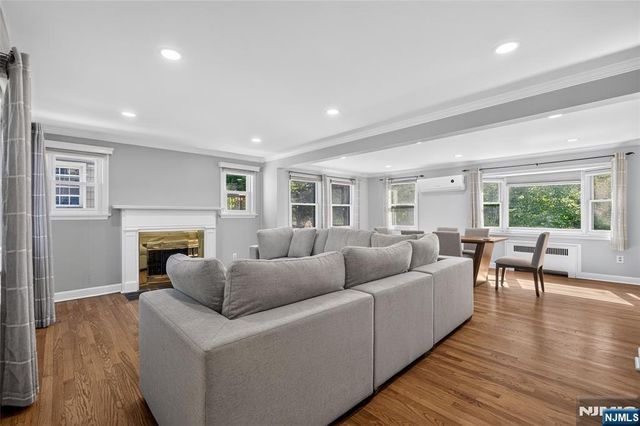 29 Laurel Avenue, Livingston, NJ 07039