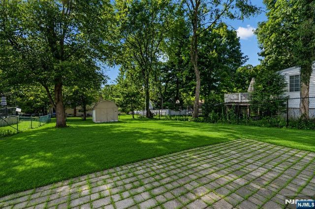 29 Laurel Avenue, Livingston, NJ 07039