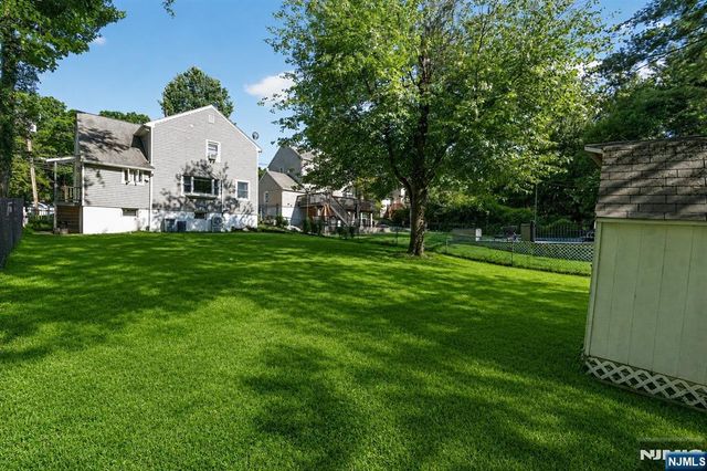29 Laurel Avenue, Livingston, NJ 07039