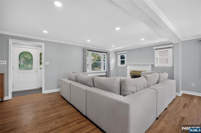 29 Laurel Avenue, Livingston, NJ 07039