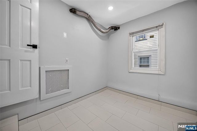 29 Laurel Avenue, Livingston, NJ 07039