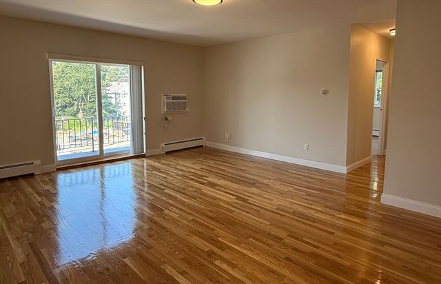 48 Coffey 9 D, Boston, MA 02122