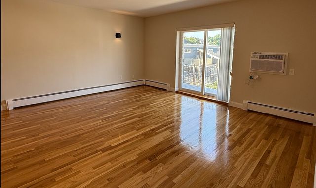 48 Coffey 9 D, Boston, MA 02122