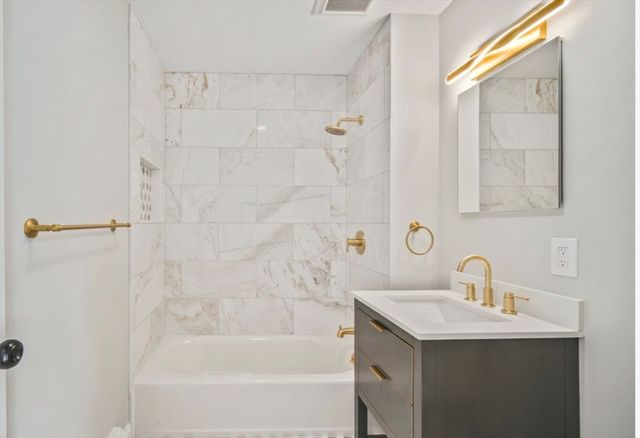 48 Coffey 9 D, Boston, MA 02122