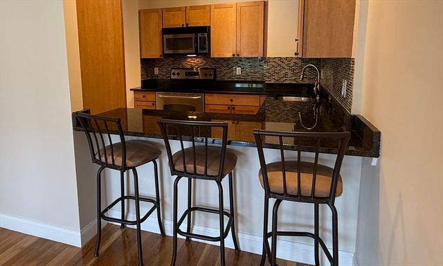 48 Coffey 9 D, Boston, MA 02122