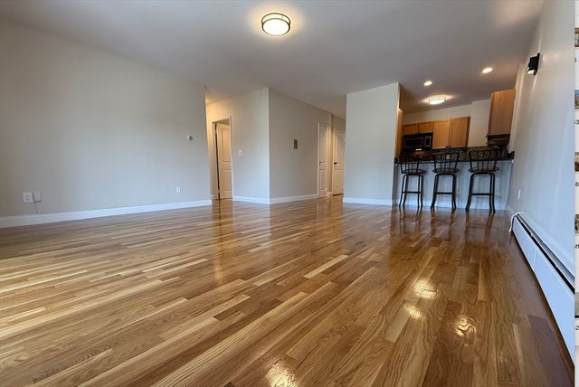 48 Coffey 9 D, Boston, MA 02122