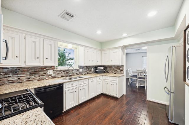 302 Houghton Road, Katy, TX 77450
