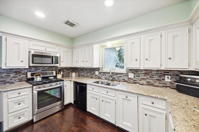 302 Houghton Road, Katy, TX 77450