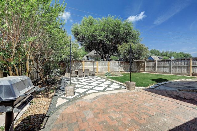 302 Houghton Road, Katy, TX 77450