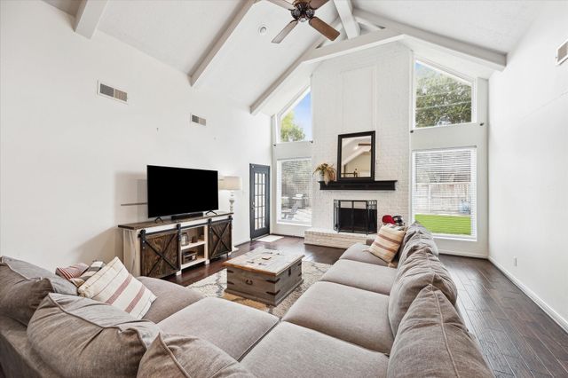 302 Houghton Road, Katy, TX 77450