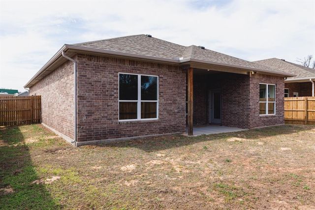 512 Remington Avenue, Jones, OK 73049