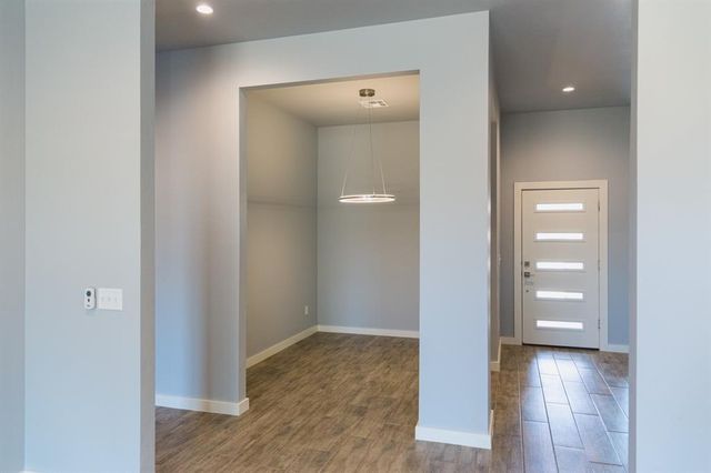 512 Remington Avenue, Jones, OK 73049