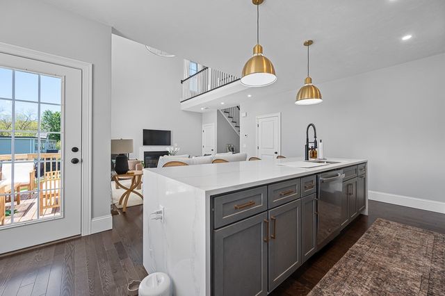 83 Upland 1, Worcester, MA 01607