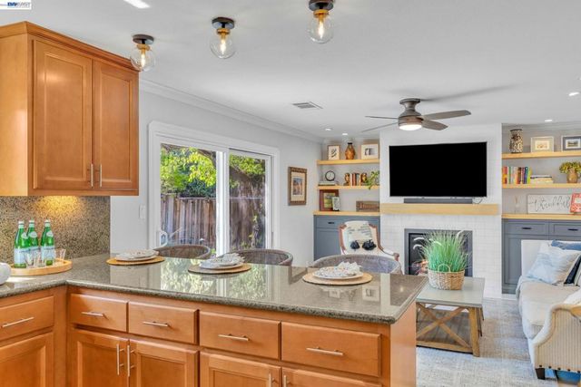 2070 Raven Rd, Pleasanton, CA 94566