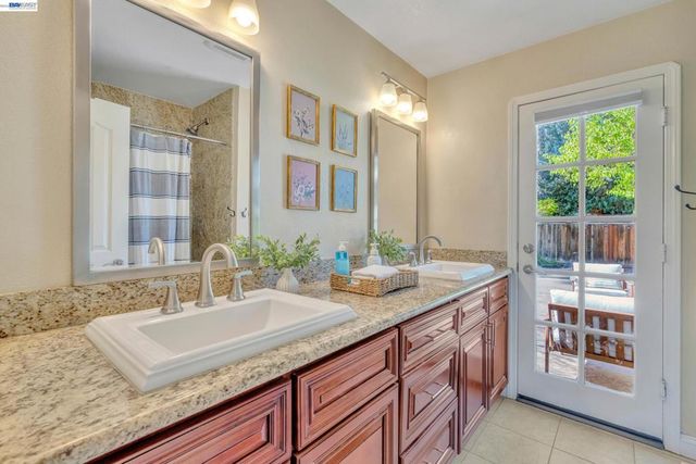 2070 Raven Rd, Pleasanton, CA 94566