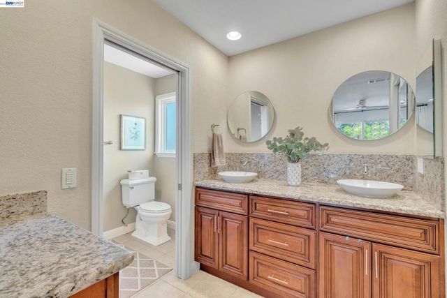 2070 Raven Rd, Pleasanton, CA 94566