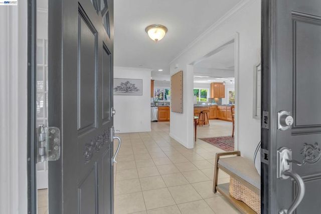 2070 Raven Rd, Pleasanton, CA 94566