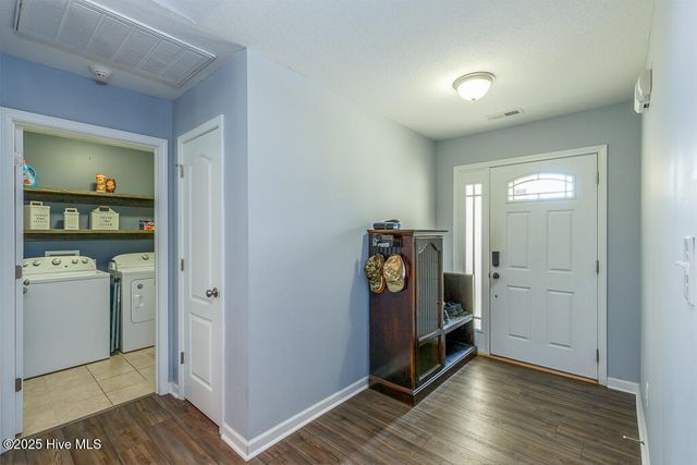 824 Dynasty Drive, Jacksonville, NC 28546