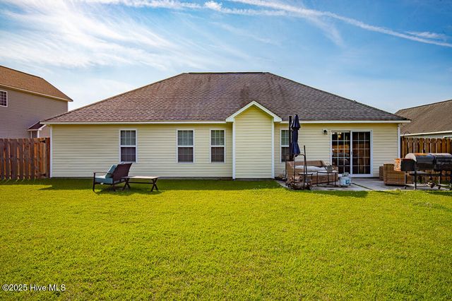 824 Dynasty Drive, Jacksonville, NC 28546