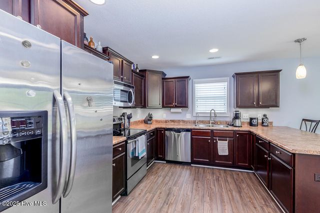 824 Dynasty Drive, Jacksonville, NC 28546