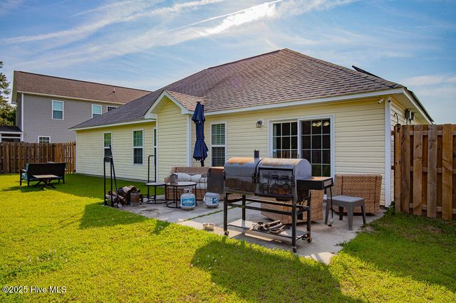 824 Dynasty Drive, Jacksonville, NC 28546