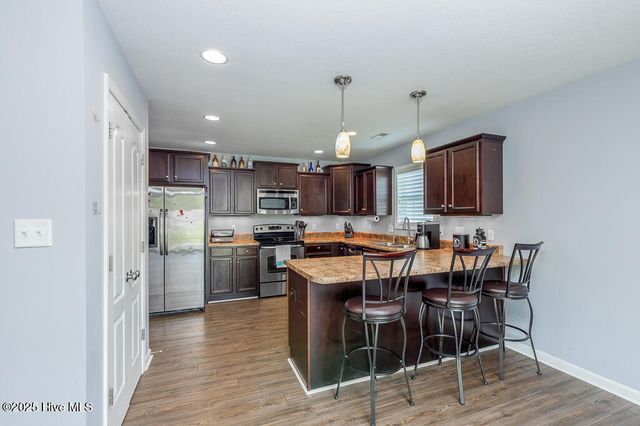 824 Dynasty Drive, Jacksonville, NC 28546