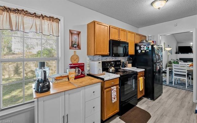 37 Grassy Knoll Circle, Greensboro, NC 27406