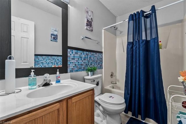 37 Grassy Knoll Circle, Greensboro, NC 27406