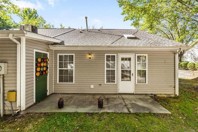 37 Grassy Knoll Circle, Greensboro, NC 27406