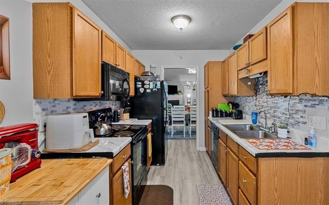 37 Grassy Knoll Circle, Greensboro, NC 27406