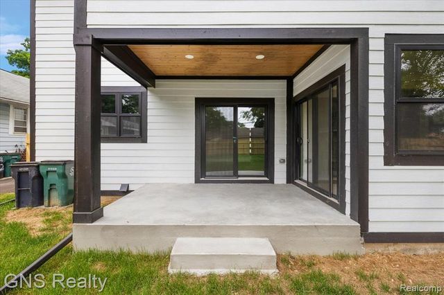 206 E Windemere Avenue, Royal Oak, MI 48073