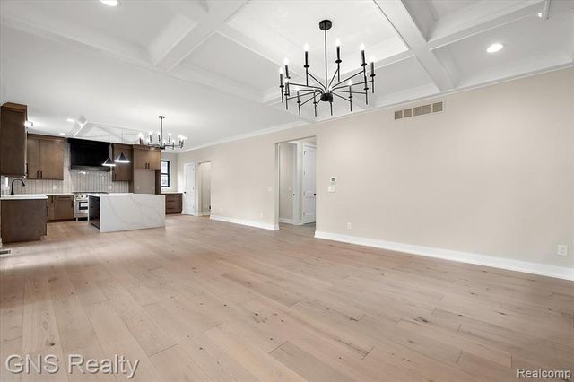 206 E Windemere Avenue, Royal Oak, MI 48073