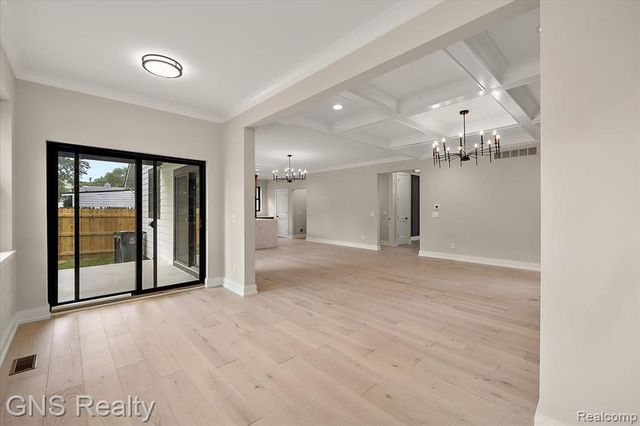 206 E Windemere Avenue, Royal Oak, MI 48073