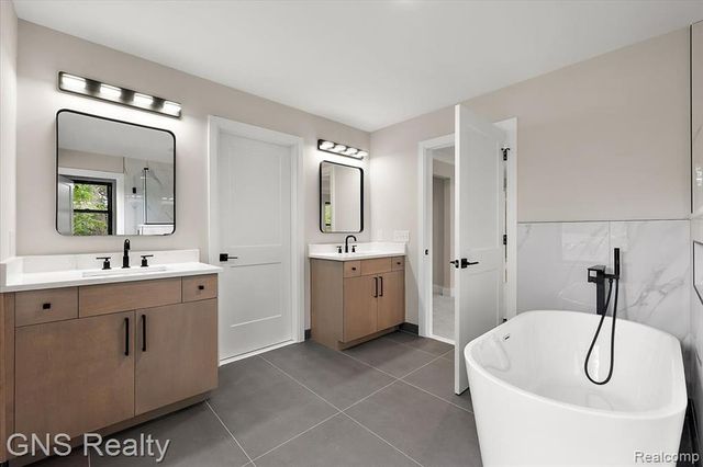 206 E Windemere Avenue, Royal Oak, MI 48073