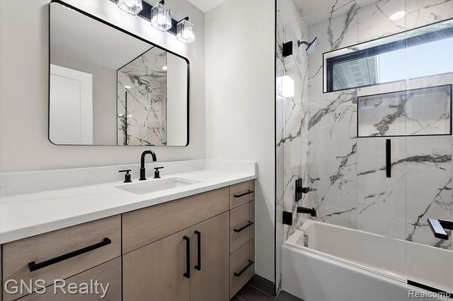 206 E Windemere Avenue, Royal Oak, MI 48073