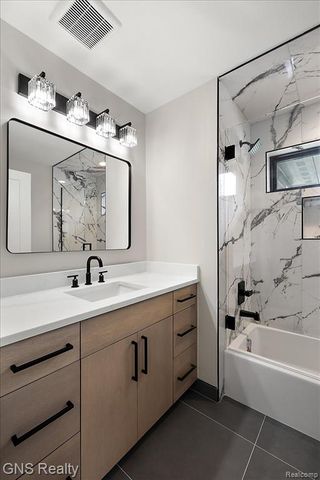 206 E Windemere Avenue, Royal Oak, MI 48073