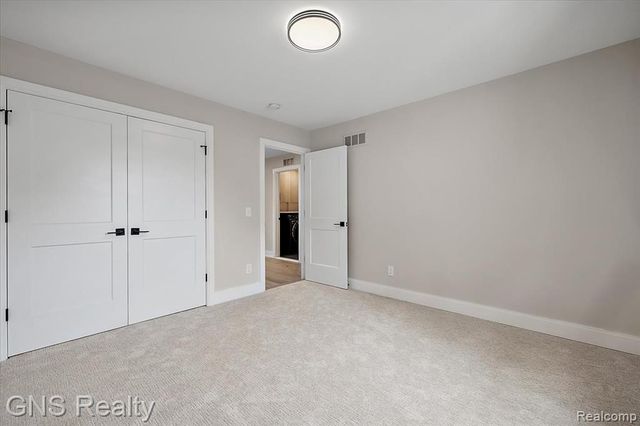 206 E Windemere Avenue, Royal Oak, MI 48073